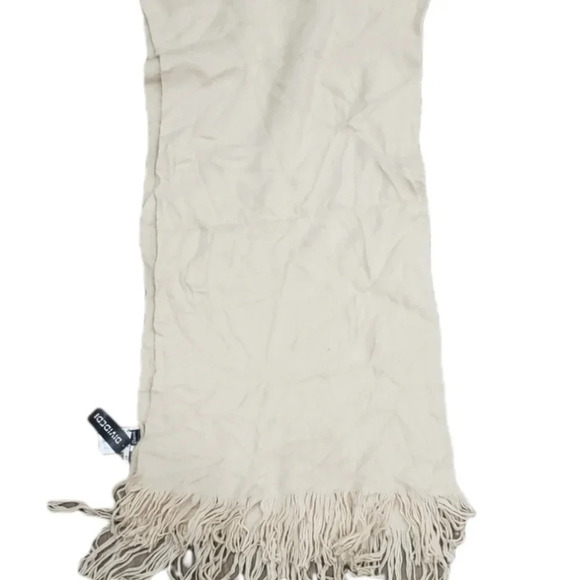 H&M Divided Beige Knit Fringe Scarf - Picture 3 of 4